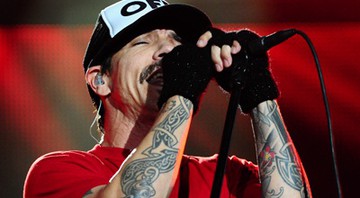Apesar de ter machucado a cabeça surfando na sexta, 23, Anthony Kiedis veio com gás para apresentação no Rock in Rio - Carolina Vianna