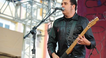 Frente ao Autoramas, Gabriel Thomaz tocou músicas do mais recente álbum do trio, <i>Música Crocante</i> - Rogério Motoda