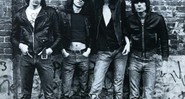 Ramones - Ramones (1976) - 600x600 - Reprodução