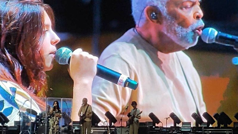 Flor e Gilberto Gil no MITA Festival (Foto: Rolling Stone Brasil)