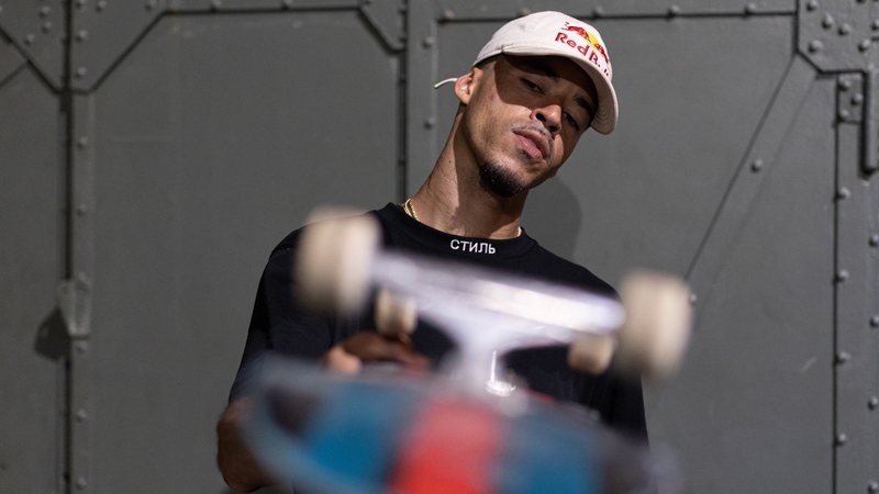 L7nnon agora é skatista de street da Red Bull no Brasil (Foto: Fábio Piva / Red Bull Content Pool)