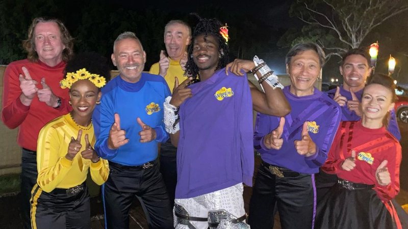 Lil Nas X ao lado dos The Wiggles (Foto: Divulgação/ Instagram/ @thewiggles)