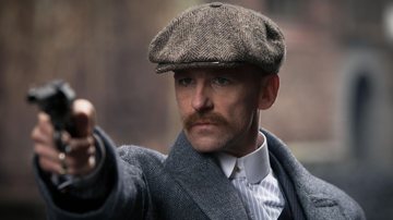 Paul Anderson como Arthur Shelby em Peaky Blinders (Foto: Divulgação)