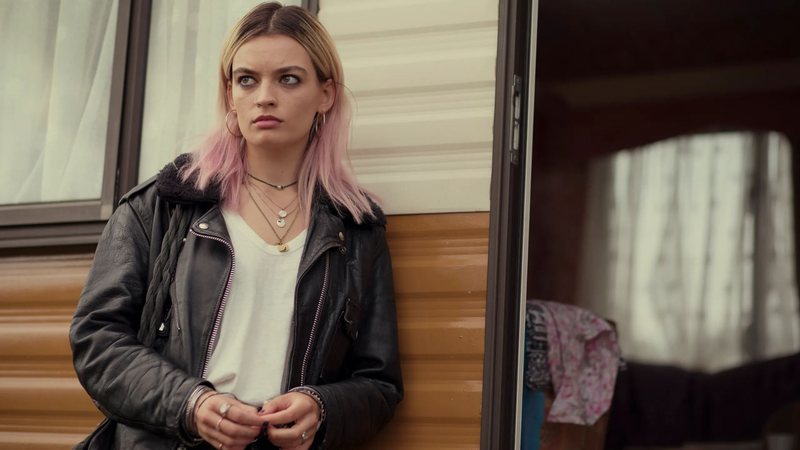 Emma Mackey como Maeve em Sex Education (Foto: Reprodução/Netflix)