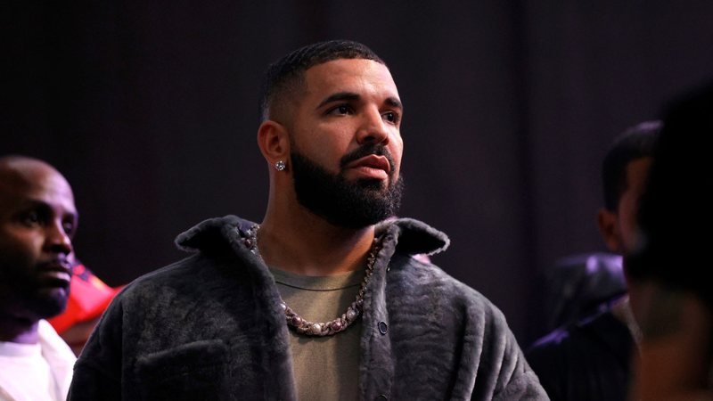 Drake enoja a fans con show corto y transmisión prohibida en Argentina