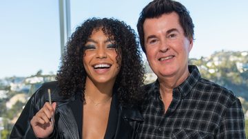 Any Gabrielly e seu empresário Simon Fuller (Foto: Michel Fuller)