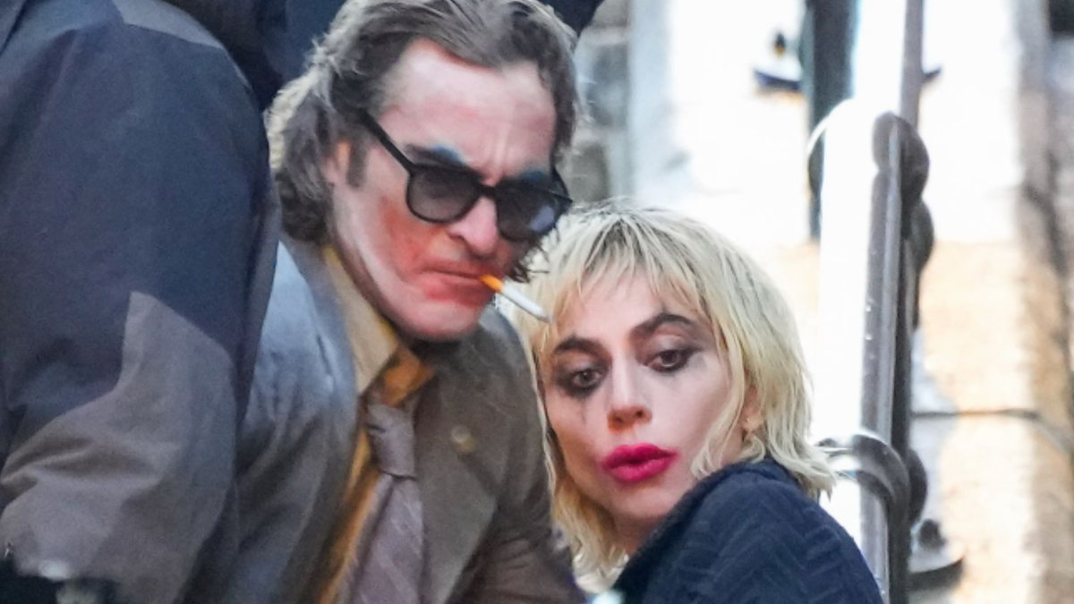 Joaquin Phoenix e Lady Gaga em filmagens de Joker 2: Folie à Deux (Foto: Getty Images)