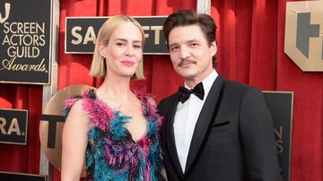 Sarah Paulson e Pedro Pascal (Foto: Kevork Djansezian/Getty Images)