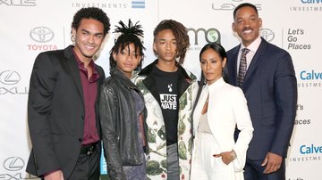 Jada Pinkett Smith e Will Smith com Trey Smith, Willow Smith e Jaden Smith (Foto: Phillip Faraone/Getty Images for Environmental Media Association)