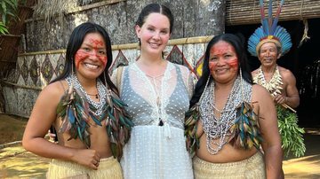 Lana Del Rey visitou a comunidade indígena Tatuyo, em Manaus (Foto: Reprodução/Instagram)