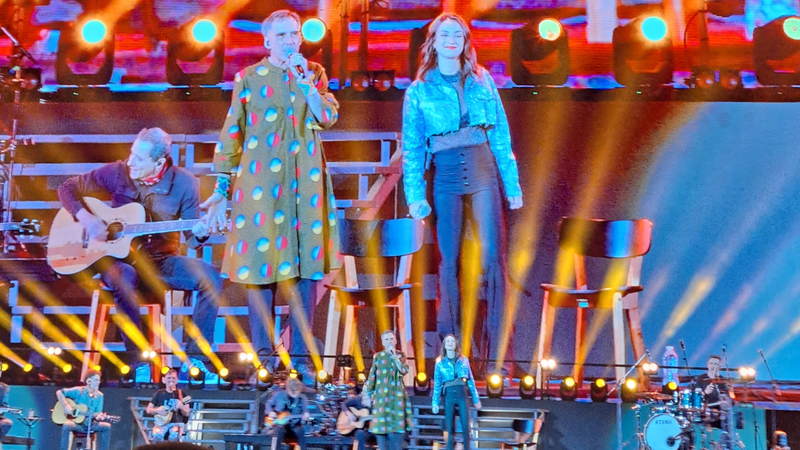 Arnaldo Antunes e Alice Fromer em show dos Titãs na Turnê 'Encontro' (Emanuela Lemes)