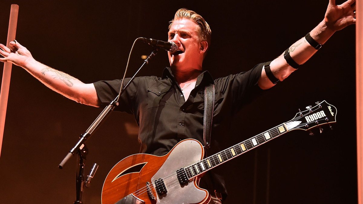 Após hiato de quase seis anos, Quees of the Stone Age lançou o disco 'Times New Roman...' / Josh Homme (Foto:Theo Wargo/Getty Images)