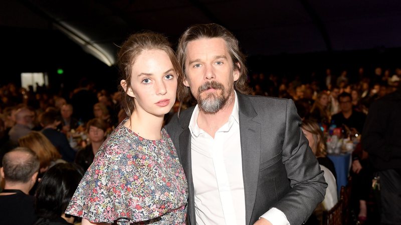 Maya Hawke e Ethan Hawke (Foto: Matt Winkelmeyer/Getty Images)