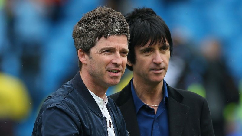 Noel Gallagher e Johnny Marr (Foto: Alex Livesey/Getty Images)