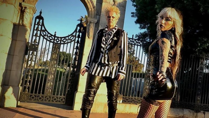 Supla no clipe de 'Goth Girl From East L.A.' (Foto: Divulgação)