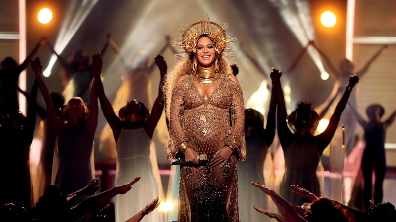 Beyoncé durante apresentação da 59º edição do Grammy's Awards. - Getty Images