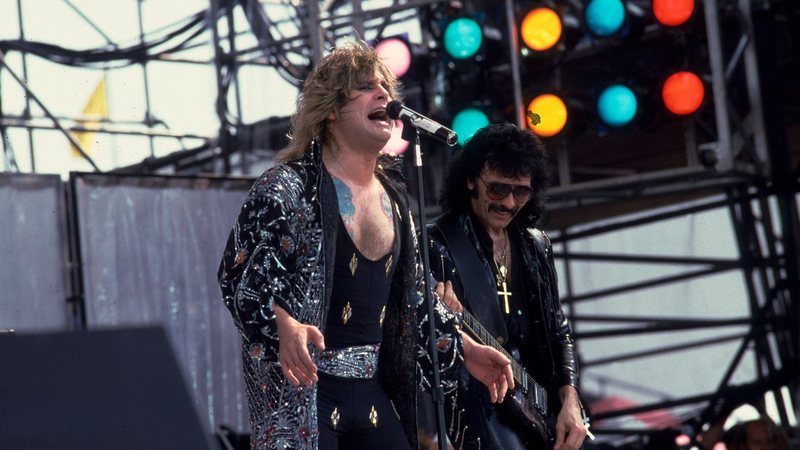 Ozzy Osbourne e Tony Iommi em show do Black Sabbath, em 1985 (Foto: Paul Natkin/Getty Images)