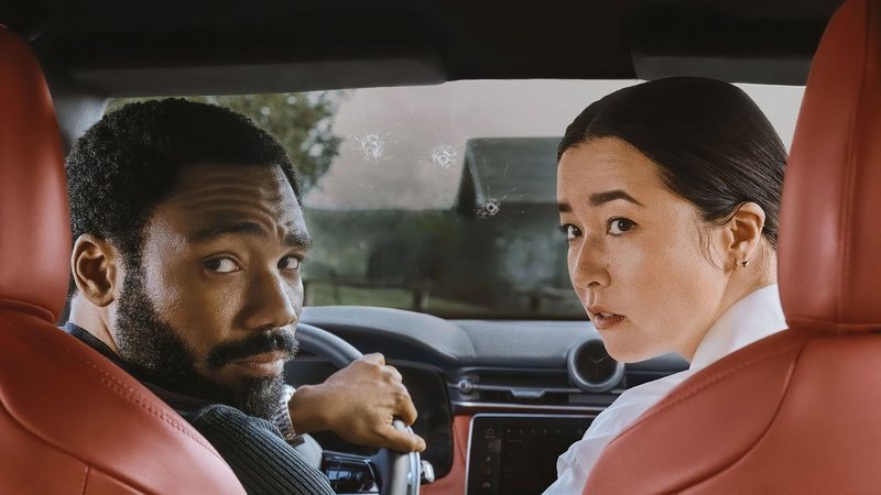 Donald Glover e Maya Erskine não devem retornar no 2º ano de Sr. e Sra. Smith (Foto: Divulgação/Amazon Prime Video)