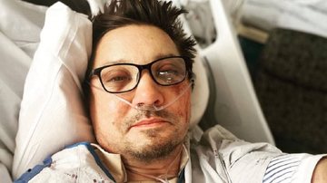 Jeremy Renner relembra detalhes assustadores de grave acidente: "Meu olho saltou" (Foto: Reprodução/Instagram)