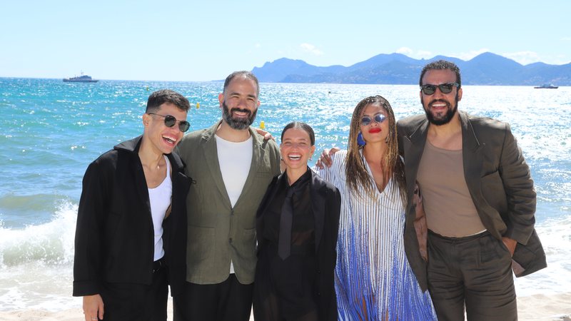 João Pedro Mariano, Marcelo Caetano, Bruna Linzmeyer, Ana Flavia Cavalcanti e Ricardo Teodoro (Foto: Soraya Ursine)