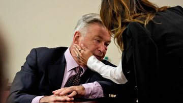 Alec Baldwin e esposa, Hilaria Baldwin (Foto: Ross D. Franklin - Pool/Getty Images)