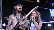 Dave Navarro e Taylor Hawkins durante show da banda NHC (Foto: Scott Dudelson/Getty Images)