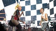 Gwen Stefani e Tony Kanal durante show em abril (Foto: Timothy Norris/Getty Images)