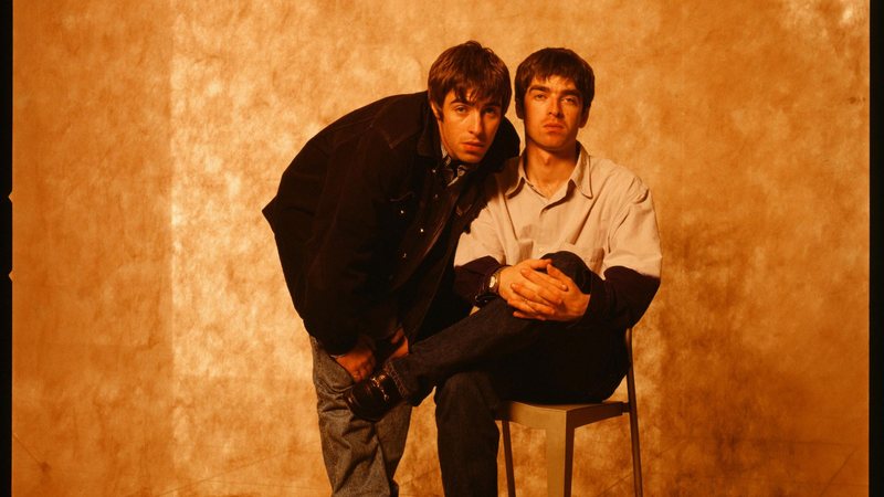 Liam e Noel Gallagher formavam Oasis (Foto: Koh Hasebe/Shinko Music/Getty Images)