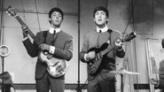 Paul McCartney e John Lennon em apresentação dos Beatles em 4 de outubro de 1963 (Foto: David Redfern/Redferns)