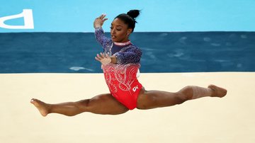 Simone Biles durante os Jogos Olímpicos de Paris 2024 (Foto: Stefan Matzke - sampics/Getty Images)