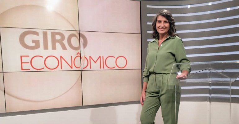 A jornalista Maria Manso apresenta o Giro Econômico, um dos programas que teve gravações suspensas pela TV Cultura (Foto: Reprodução)