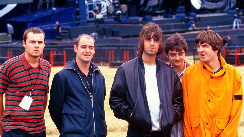 Alan White, Paul 'Bonehead' Arthurs, Liam Gallagher, Paul 'Guigsy' McGuigan e Noel Gallagher (Foto: Mick Hutson/Redferns)