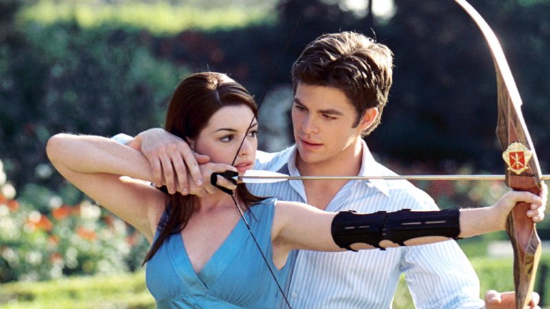 Anne Hathaway e Chris Pine em 'O Diário da Princesa 2' (Foto: Reprodução)