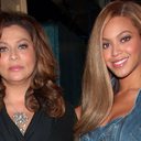 Beyoncé e Tina Knowles em 2005 (Foto de Michael Loccisano/FilmMagic/Getty)