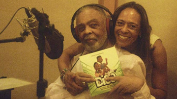 Flávia Arantes do Nascimento, filha de Pelé, com Gilberto Gil, nas gravações do audiolivro / Foto: Divulgação