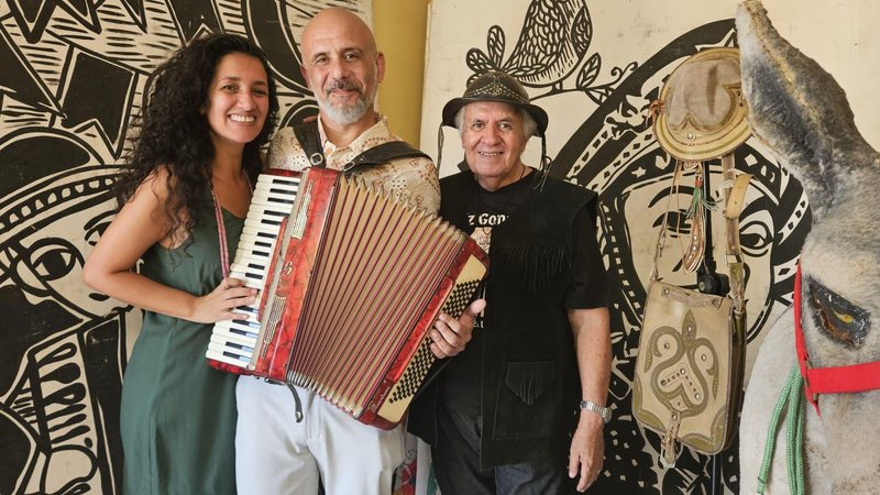 Carolina Albuquerque, Daniel Gonzaga e Reginaldo Silva em Gonzagueanos (Foto: Divulgação)