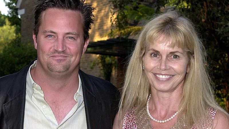 Matthew Perry e sua mãe, Suzanne Morrison (Foto: Reprodução)