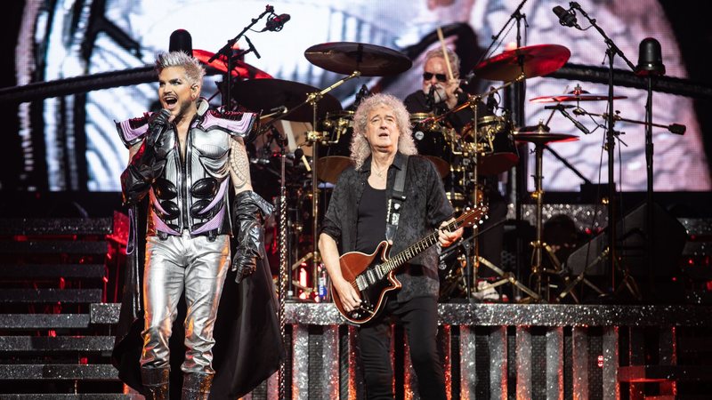 Queen com Adam Lambert, Brian May e Roger Taylor (Foto: Miikka Skaffari/Getty Images)