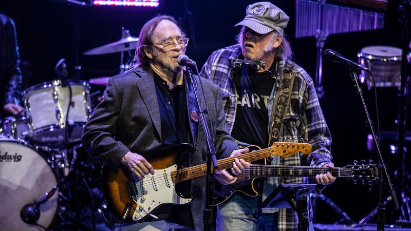 Stephen Stills e Neil Young (Foto: Harmony Gerber/Getty Images)