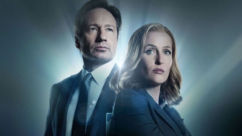 David Duchovny e Gillian Anderson como Fox Mulder e Dana Scully em Arquixo X (Foto: Divulgação)