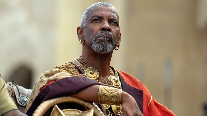 Denzel Washington deu 'beijão na boca de outro cara", mas cena foi cortada de Gladiador 2 - Divulgação/Paramount Pictures