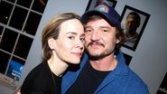 Sarah Paulson e Pedro Pascal (Foto: Bruce Glikas/WireImage)