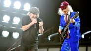 Brian Johnson e Angus Young, do AC/DC, durante apresentação na Inglaterra em julho de 2024 (Photo by Jim Dyson/Getty Images)