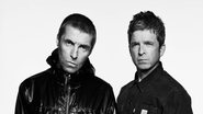 Liam e Noel Gallagher no retorno do Oasis (Foto: Simon Emmett)