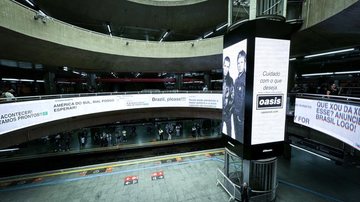 Divulgação do Oasis na Estação Sé, da linha azul e vermelha do metrô de São Paulo (Foto: Reprodução/Twitter)