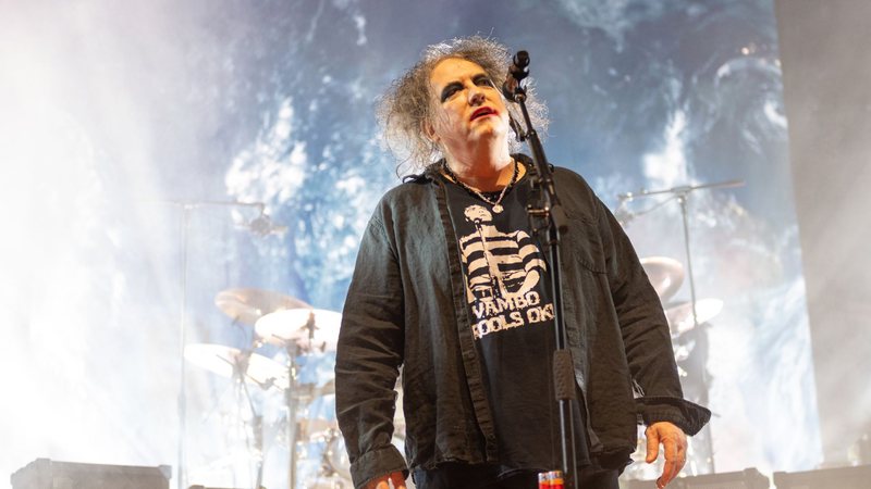 Robert Smith em show do The Cure (Foto: Roberto Ricciuti/Redferns)