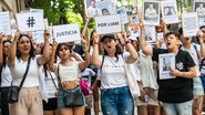 Fãs pedem justiça por Liam Payne em protesto em Buenos Aires, Argentina (Foto: Segismundo Trivero/Rolling Stone Argentina)