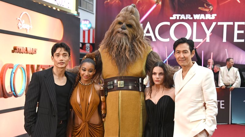 Manny Jacinto, Amandla Stenberg, Dafne Keen, Charlie Barnett e Lee Jung-jae, elenco de 'The Acolyte' (Foto: Stuart C. Wilson/Getty Images)