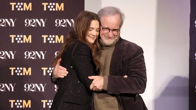 Drew Barrymore e Steven Spielberg (Foto: Mike Coppola/Getty Images)