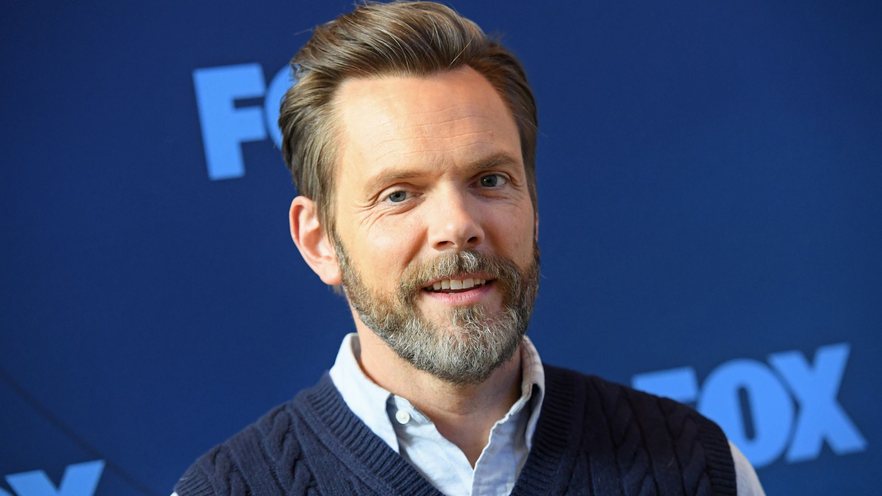 Joel McHale será marido de Neve Campbell em Pânico 7 - Michael Tullberg/Getty Images